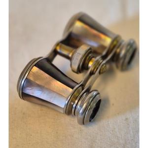 Pair Of Theater Binoculars In Chromed Metal And Bronze And "black" Mother-of-pearl