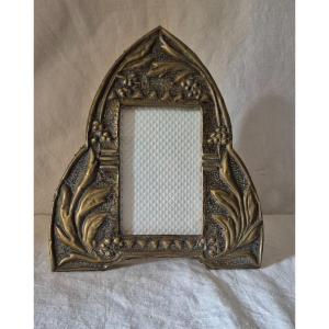 Art Nouveau Frame In Repoussé Brass With An Ogive Shape 