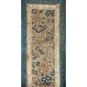 Chinese Embroidery On Silk, With Gold Threads, 18th Century.