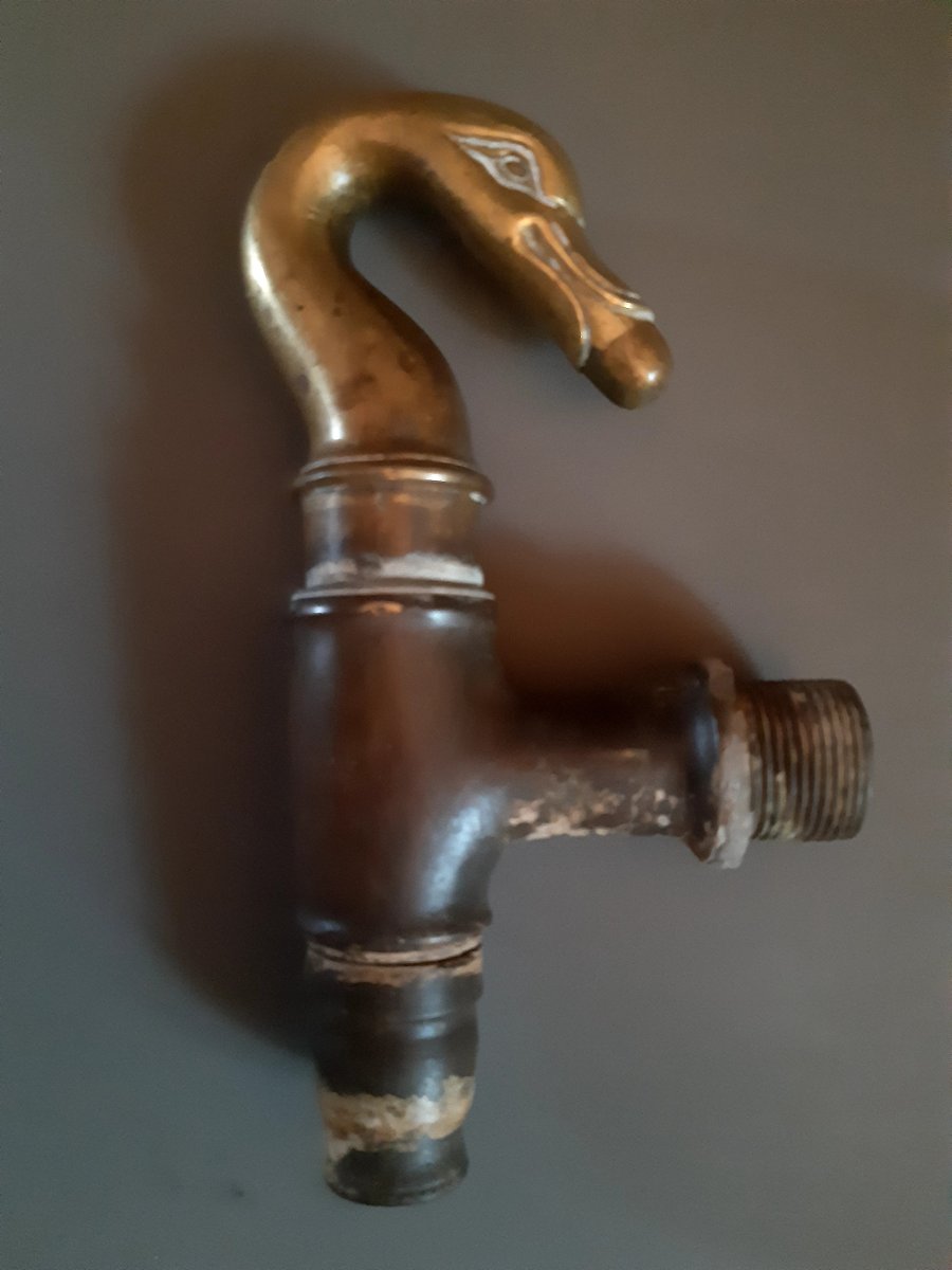 Robinetto di bronzo impero