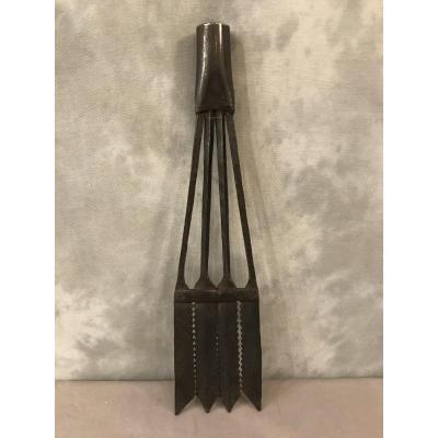 19th Century Wrought Iron Fouenne