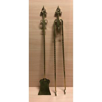 Set Of A Large Shovel And A Large Brass And Bronze Clamp From The 19th Century