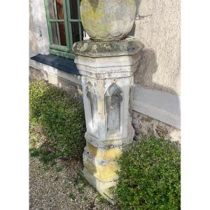 Carved Stone Base/pedestal Dating From The 18th Century