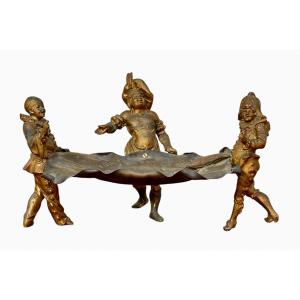 Regulate Pocket Tray