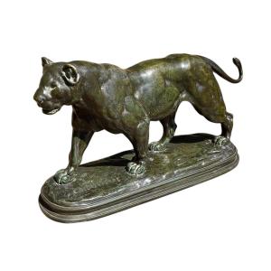 E. Delabrierre - African Lioness Walking In Bronze 