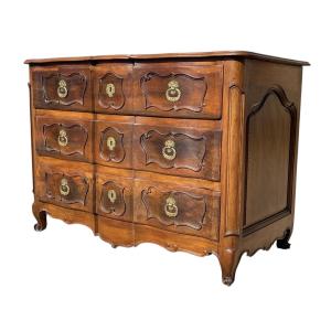 18th Century - Louis XV Period Walnut Chest Of Drawers From Lyon
