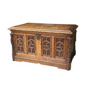 Gothic Style Oak Box