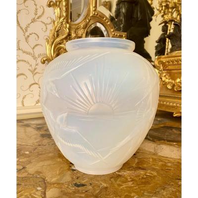 Sabino Paris - Opalescent Art Deco Vase With Swallows