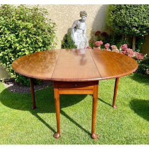 Gateleg Mahogany Table
