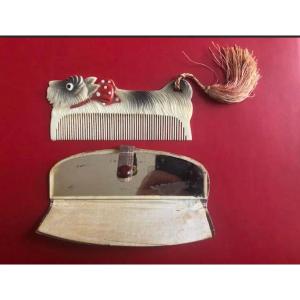 Pocket Comb With Dog Motif