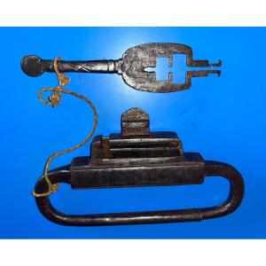 Important Buddhist Temple Padlock 18th Century
