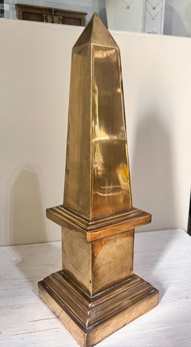 Obelisco in rame dorato Italia XX sec