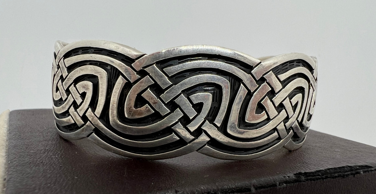 Bracciale rigido in argento 