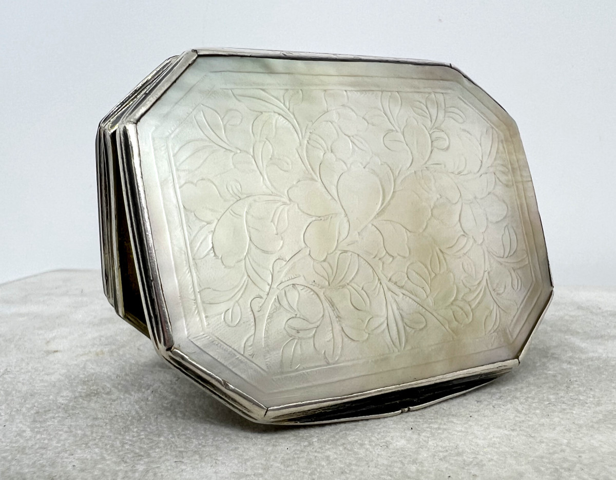 Tabacchiera in argento XVIII sec.