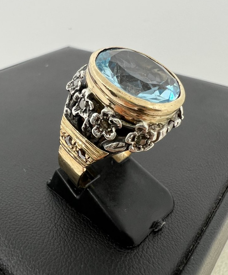 Anello in oro 9 kt e Acqua Marina