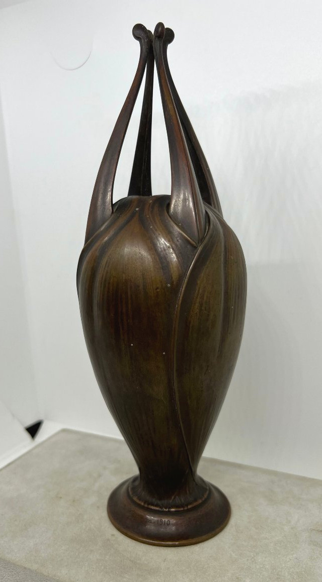 Eugene Capon 1910 vaso-photo-1