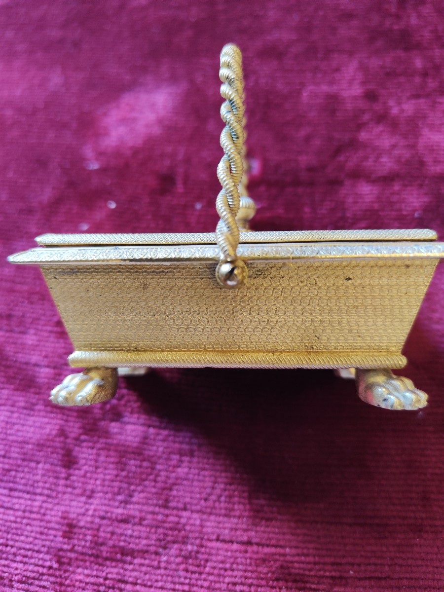 Panierino in bronzo dorato padiglione della Regina -photo-3