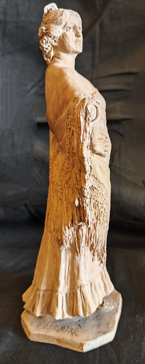 Piccola scultura rappresentante spagnola-photo-1