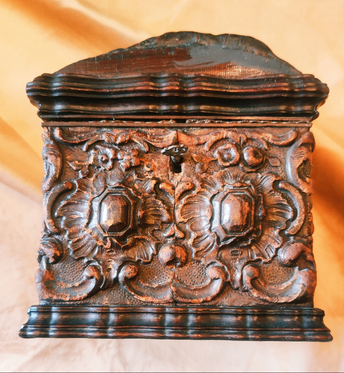 Cofanetto cuoio con fauni-photo-3