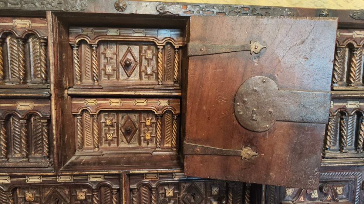 Monetiere spagnolo-photo-1