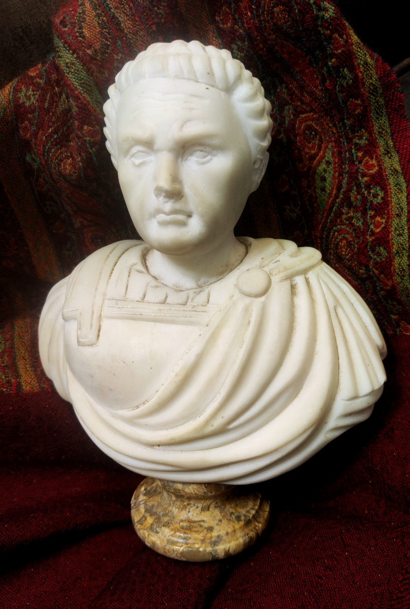 Grand tour Grand Tour ,piccolo busto raffigurante imperatore romano, piccola mancanza sul naso 