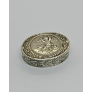 Pill Box, Silver, With Cherub And Flower Motif, Maison Hénin&cie In Paris Circa 1900.