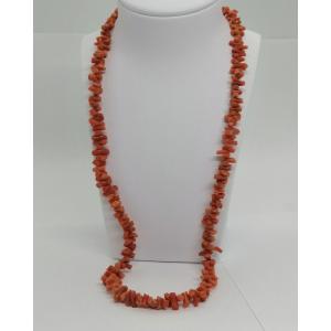 Gold Clasp Necklace, And Small Pieces Of Coral Branches, Circa 1900.
