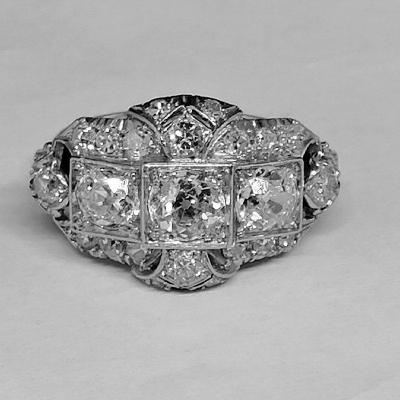 Bague en Platine, rare modèle, Art Déco