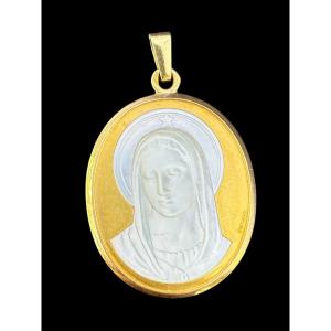Religious Medal In 18-carat Yellow Gold And Mother-of-pearl – Virgin Mary.