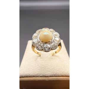 Flower Ring In 18-carat Yellow Gold, Pearl And Diamonds.
