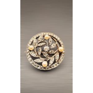 Circular Brooch From The Napoleon III Era. 