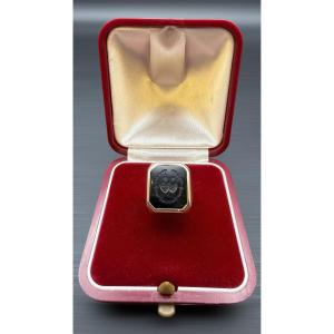 18-carat Gold Signet Ring, Engraved Onyx – Circa 1950.
