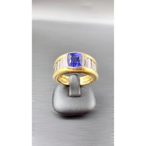 18-karat Yellow And White Gold Ring With Tanzanite And Baguette-cut Diamonds.