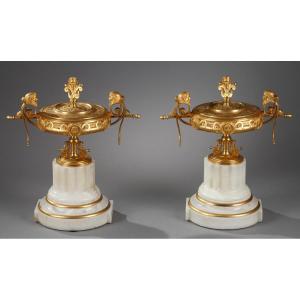 Pair Of Neo-byzantine Covered Cassolettes In Gilt Bronze And Onyx.