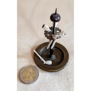 Miniature Pipe Holder