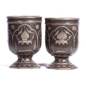 North India Kashmir 19th Century - Pair Of Niello Cups On Pedestal With Palace Decor