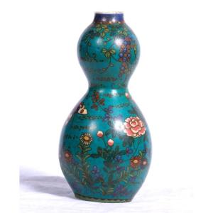 Japan, 19th - 20th Century - Huluping Vase With Butterflies And Flowers In Cloisonne On Ceramic