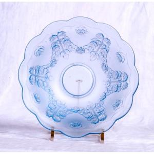 20th Century School - Polylobed Cup In Blue Glass Decorated With Garlands Of Roses