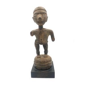 Statuette Representing A Character In A Hat - Carved Wood - Congo - 20th Century