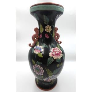 China, Late 19th – Early 20th Century – Porcelain Vase With Floral Decoration On Black Ground