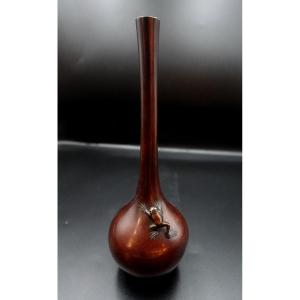 Japan, Shōwa Period - Bronze Soliflore Vase Depicting A Frog
