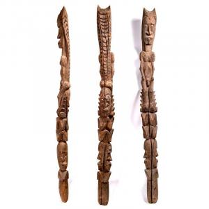 New Zealand C. 1940 - Large Maori Totem Mat With Mauri Tiki In Wood And Cowrie Shells