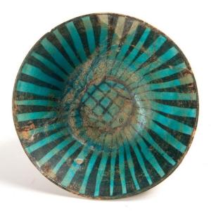 Iran, 12th-13th Century - Conical Bowl On Feet. 