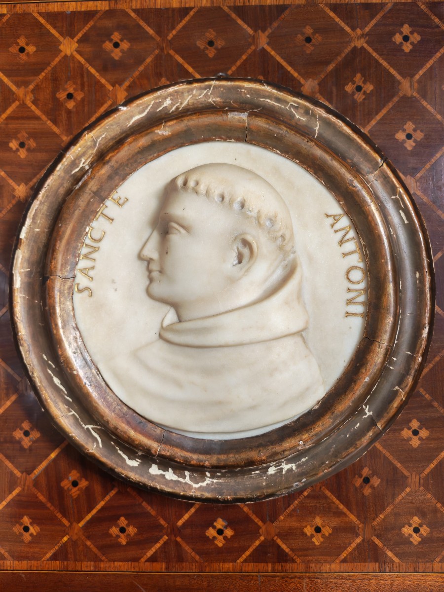 Medaglione in marmo Epoca 700