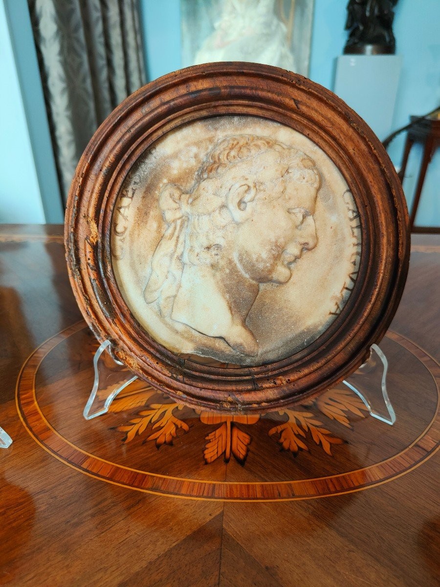 Bella serie di medaglioni in marmo, epoca 700-photo-2