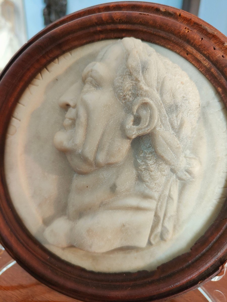 Bella serie di medaglioni in marmo, epoca 700-photo-1