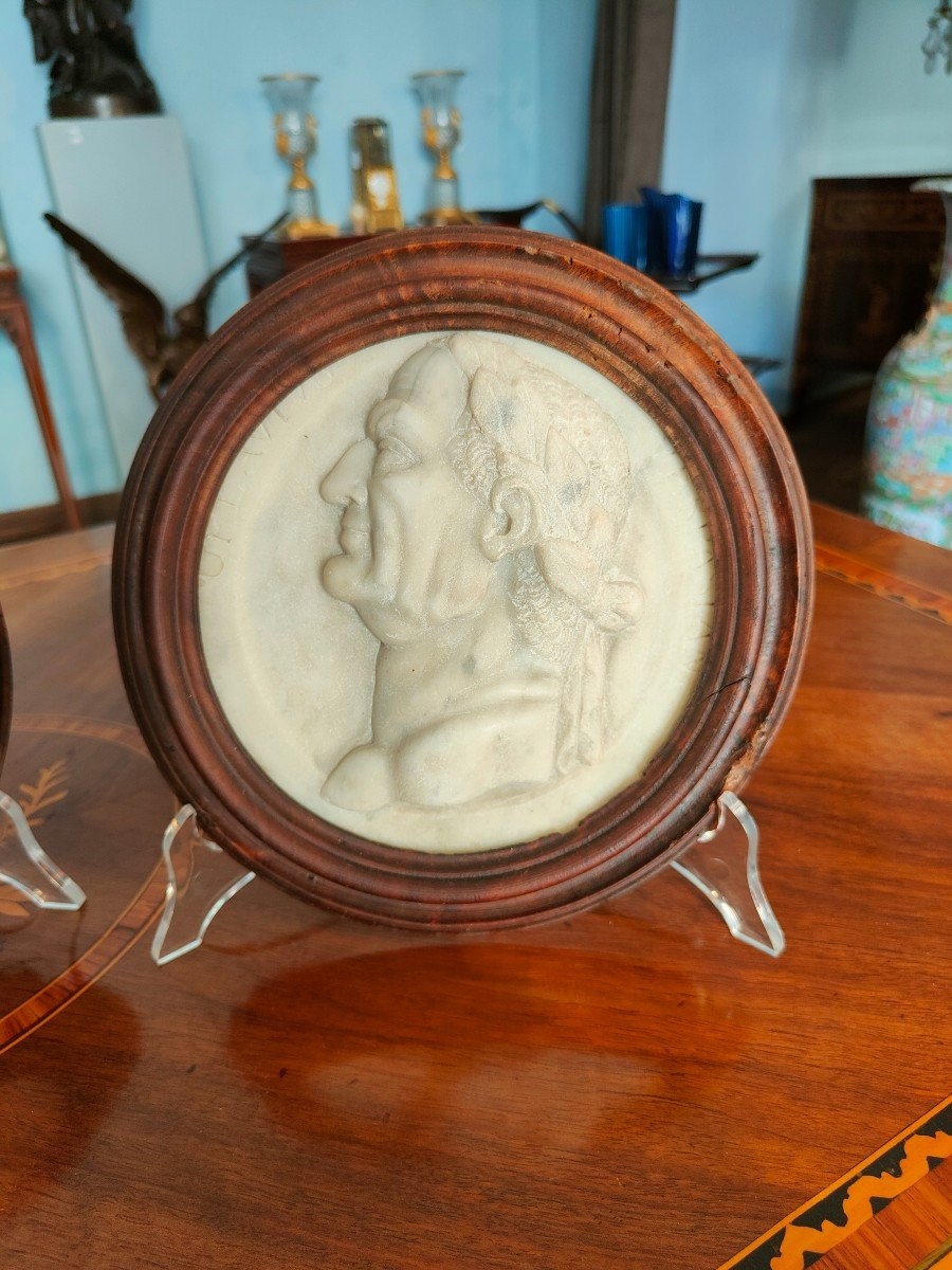 Bella serie di medaglioni in marmo, epoca 700-photo-3