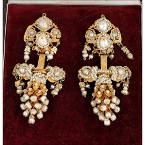 Antique 19th-century Valencian Earrings In Gold And Natural Pearls. Valencia, Spain