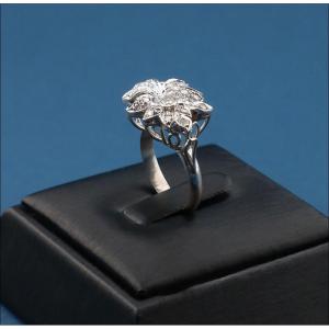 Vintage 18k White Gold Flower-shaped Ring With Natural Diamonds