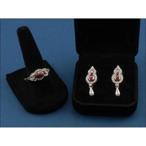 Vintage 18k Gold Jewelry Set With Cabochon Rubies And Diamonds